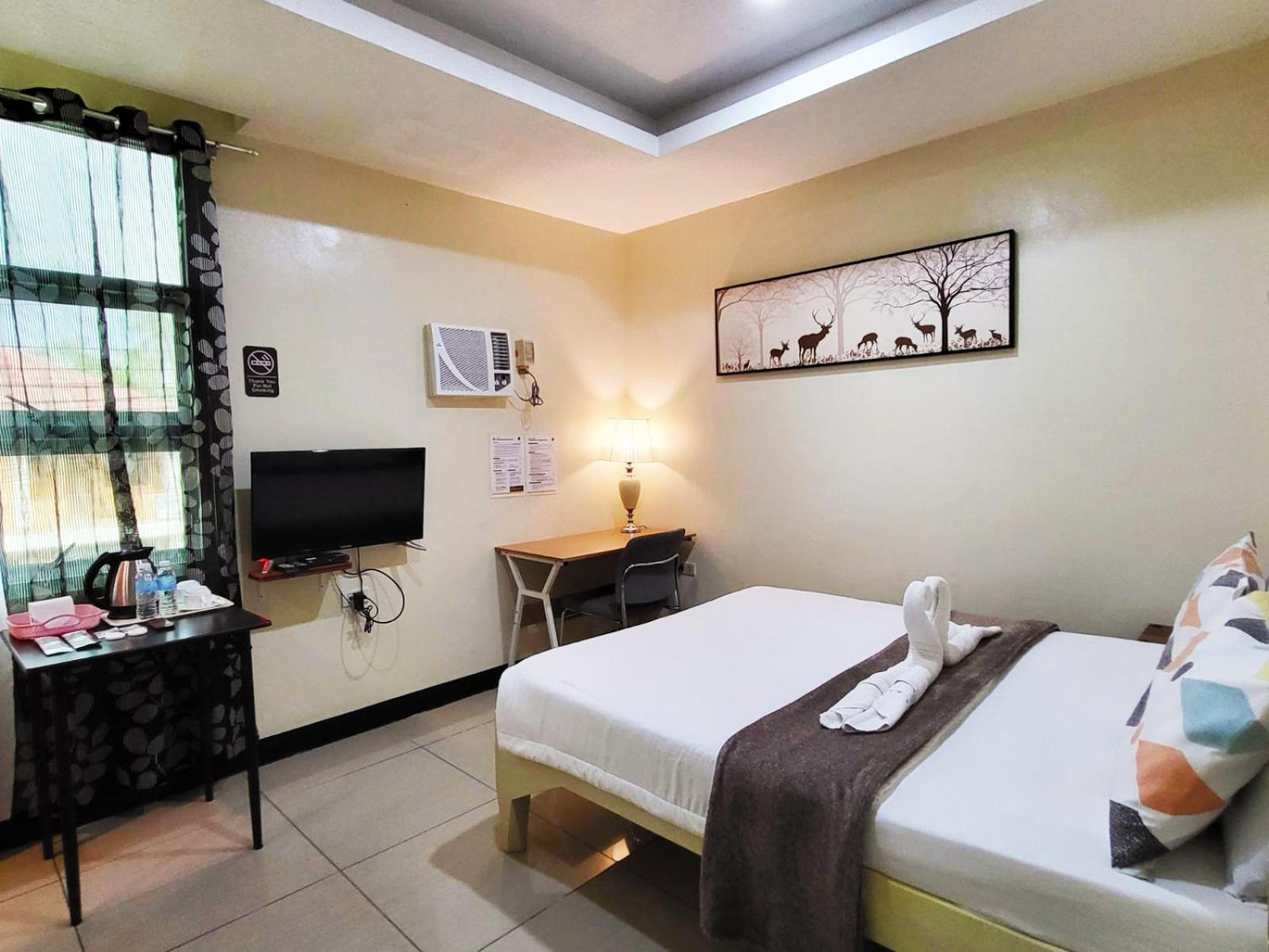 B&J Guesthouse And Tours Città di Tagbilaran Camera foto